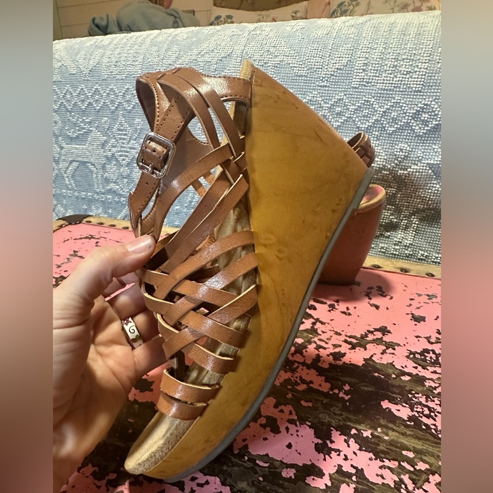 DR SCHOLLS wooden wedge brown sandal sz 8 - NWT - Picture 2 of 8